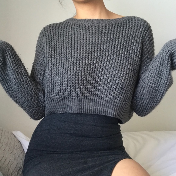 3/25 Forever 21 Grey Cropped Knit Sweater - Picture 2 of 8
